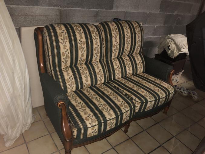 Canapé + 2 fauteuils + tables basse