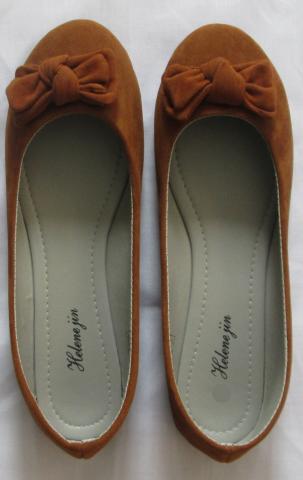 Sac à main + ballerines, neufs et de même couleur