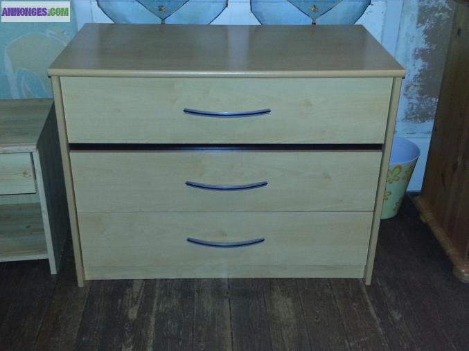 Lit pont, commode, bureau