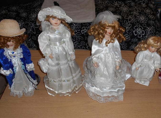 Poupee decorative sur pied