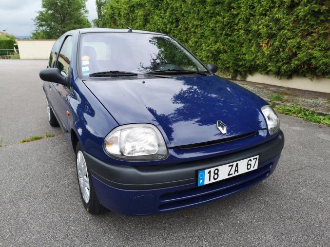 RENAULT CLIO II "49500km" très propre 1er main