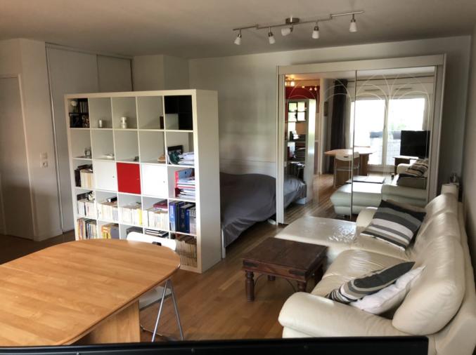 Disponible Studio meublé 