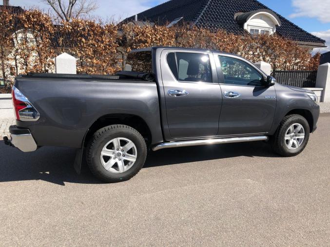 Toyota HiLux D-4D 150ch D-Cab 4WD SR + aut, TRÈS BIEN ÉQUIPÉ