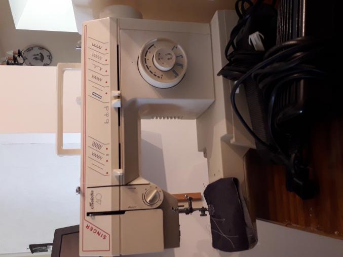 MACHINE A COUDRE ELECTRONIQUE PORTABLE SINGER