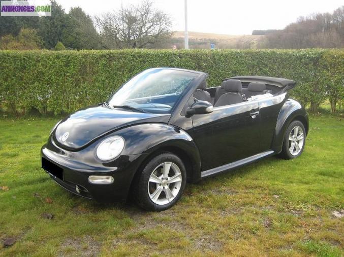 Jolie cabriolet Volkswagen Beetle 1,4