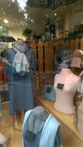 Très Belle boutique d’angle à Saint Germain