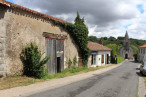Petite maison avec grange et 2 hectares
