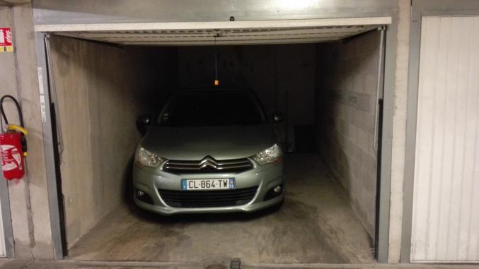 Grand box fermé rond point du prado 13008