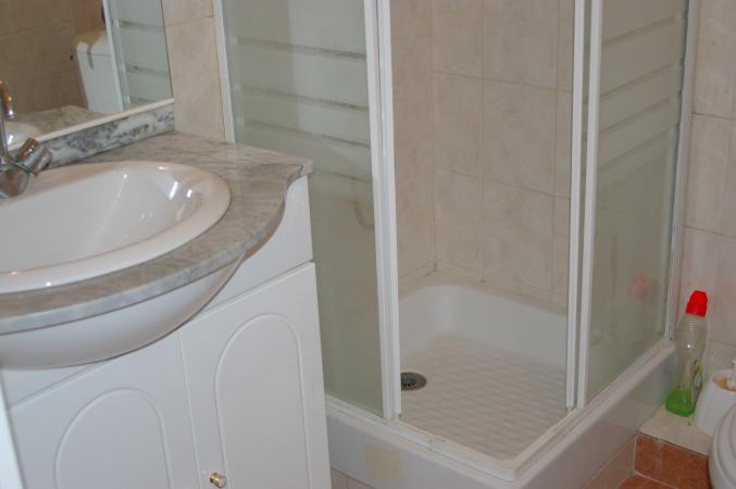 Location T2 état neuf  390 €  CC 