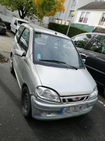 Voiture sans permis MICROCAR  gris
