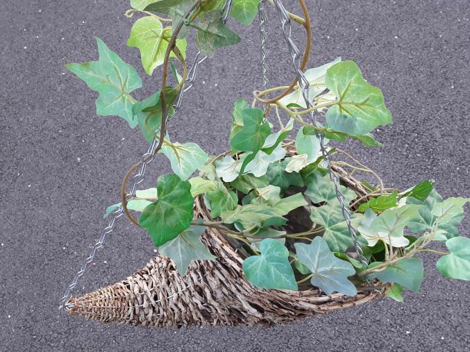 Panier suspendu en forme de corne