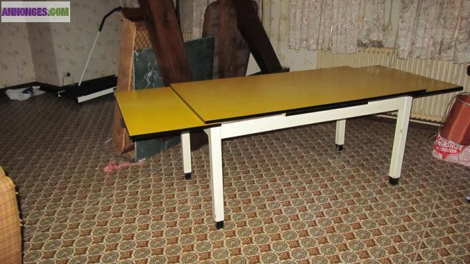 TABLE FORMICA
