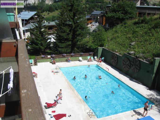 Vacances a la montagne avec piscine