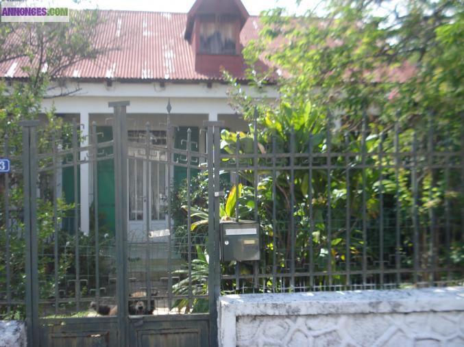 VEND MAISON TYPE COLONIAL