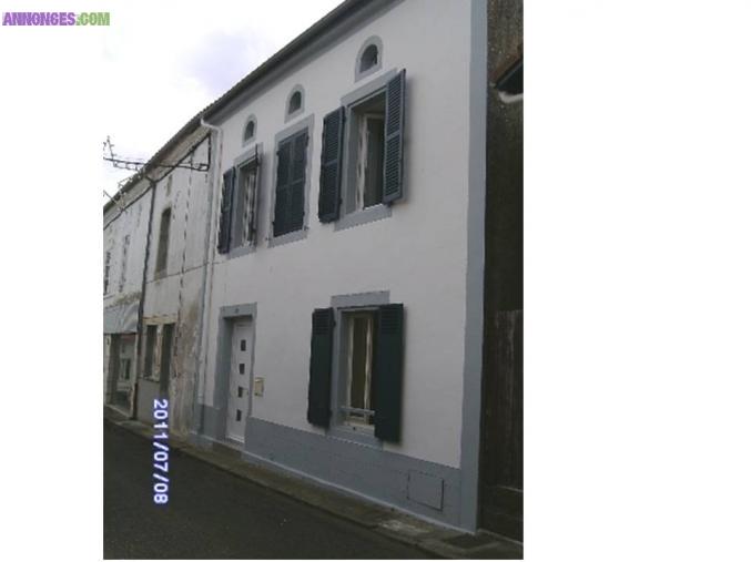 Maison de bourg MONTFORT EN CHALOSSE _au 1er Avril 2013