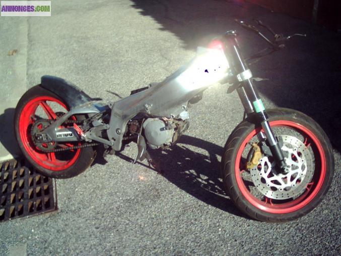 R S 125 apprillia pour pièces avec carte G