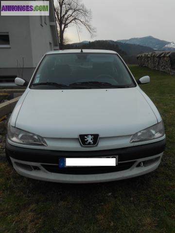 Vends 306 Symbio blanche Diesel 1,9 5 CV fiscaux