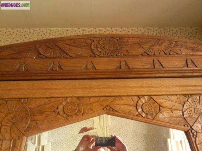 Armoire normande porte centrale vitrée