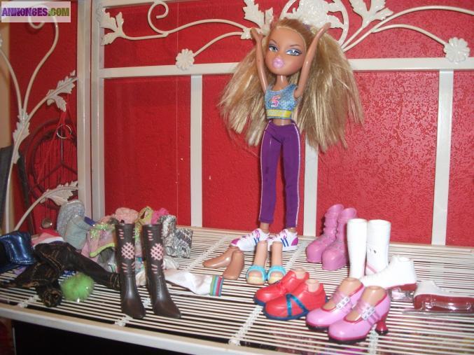 Une poupée bratz + 8 chaussures