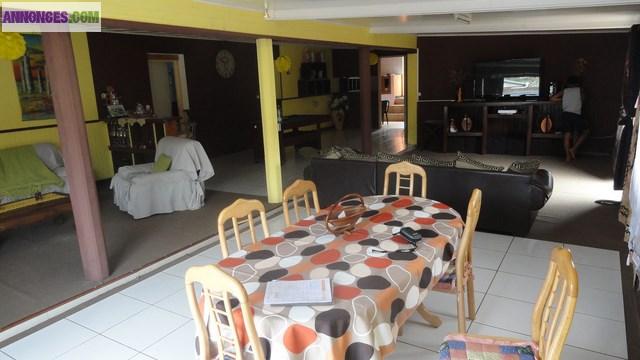 VILLA F6 ATYPIQUE DE + 180 M² SUR 553 M²