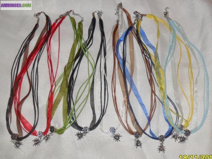 9 colliers organza pendentif araignée