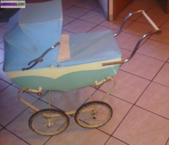Landau de poupée années 60