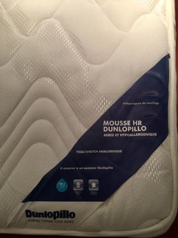 Vend Matelas Dunlopillo 140x190 Cm bon état