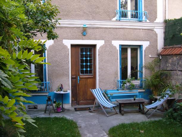 Malakoff - PARIS 5 minutes,B&B,chambre,jardin