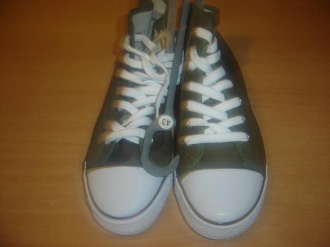 Une paire de baskets