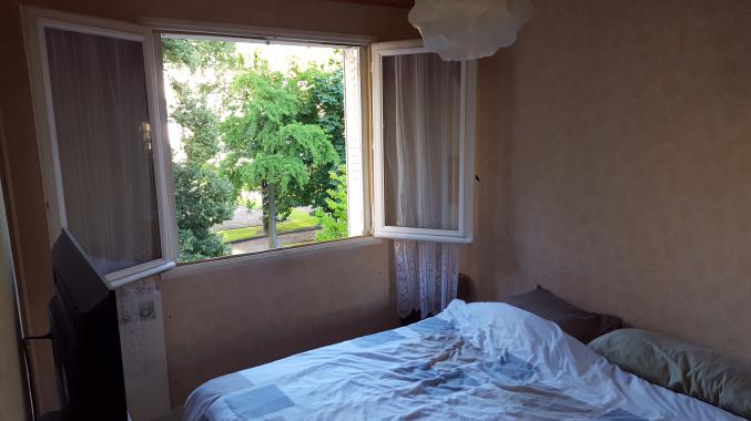 Bourgoin centre lumineux T3 traversant + parking