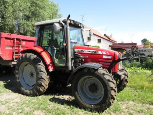 Tracteur agricol Massey Ferguson