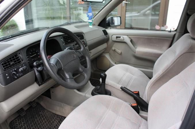 Volkswagen Golf 1.8 1992, 256 000 km‏