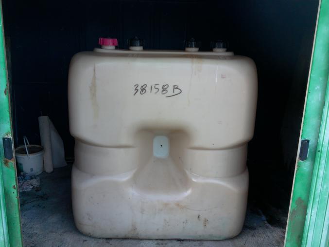 Cuve plastique fuel 700 litres
