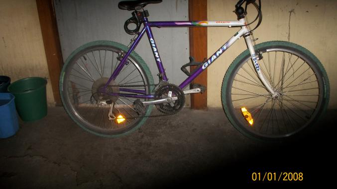 Velo vtt adulte GIANT GRANITE tres bon etat