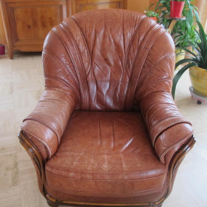 CANAPE CUIR ET 2 FAUTEUILS