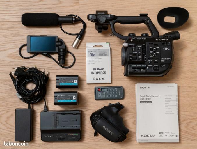 Sony PXW FS5 RAW 4K + micro canon Sony ECM XM1 + 2 batteries (BPU 30 et 60)