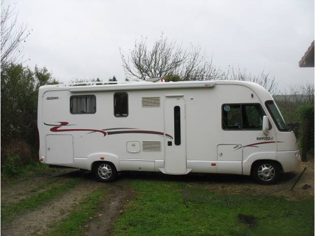 A donner Camping-car rapido 9090 df