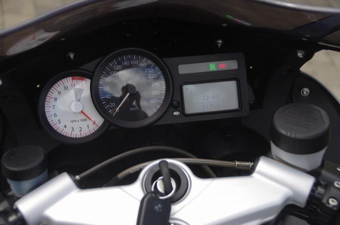 BMW K1200S très belle à saisir