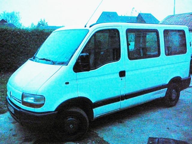 Renault Master minibus