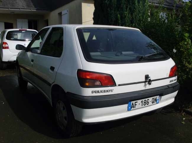 VOITURE 306 PEUGEOT