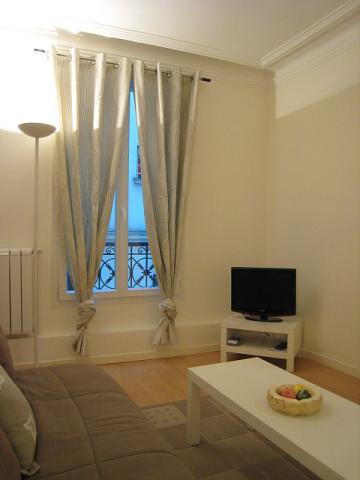 Studio à louer mi meublé