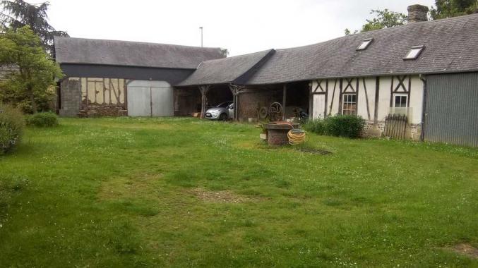 Maison  Grand T5 + Nombreuses Dépendances  sur  2100 m2 (à voir absolument !)   