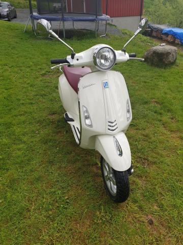 Scooter: Piaggio Vespa Primavéra année 2016
