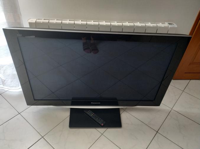 Télévision Panasonic 117 cm