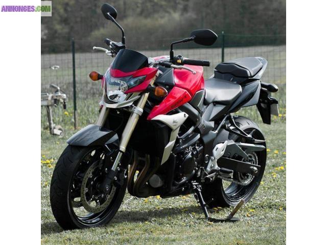 Suzuki Gsr 750
