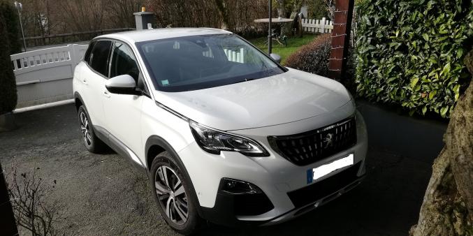 SUV Nouveau 3008 ALLURE 1.2 puretech 130ch BVM6 S&S,sept 2019,super équipée