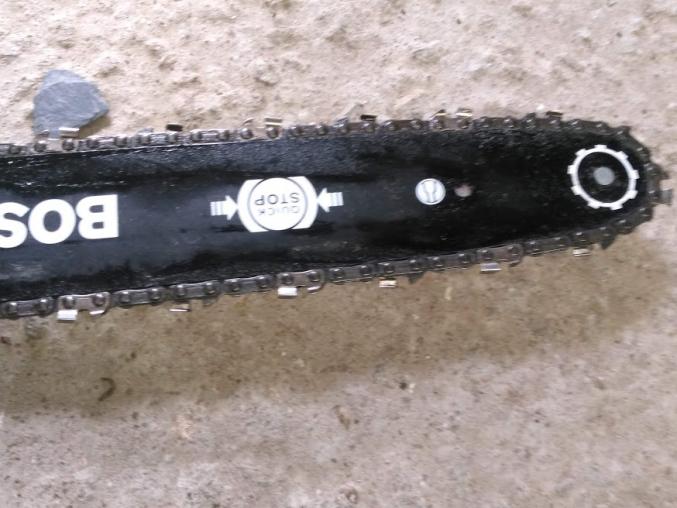 Tronçonneuse électrique