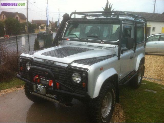 Land Rover Defender 90 2.5 td5 122 hard top 3p