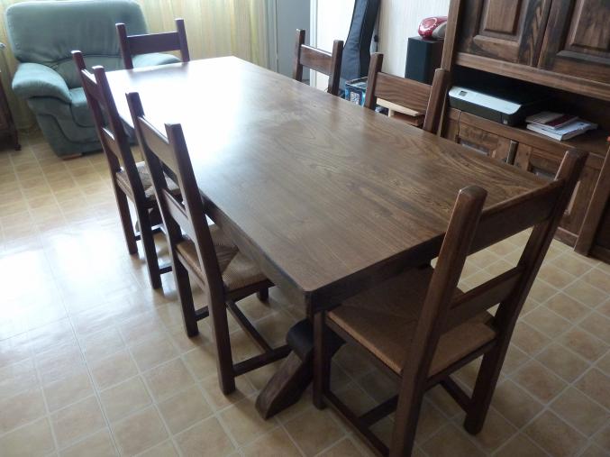 Table rustique et 6 chaises