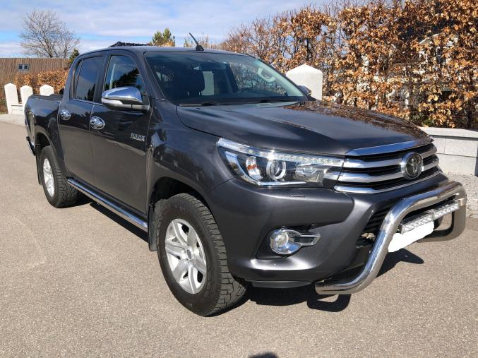 Toyota HiLux D-4D 150ch D-Cab 4WD SR + aut, TRÈS BIEN ÉQUIPÉ